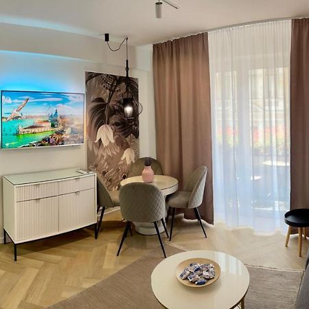 Jeny Boutique Apartment Târgu-Mureş Exteriör bild