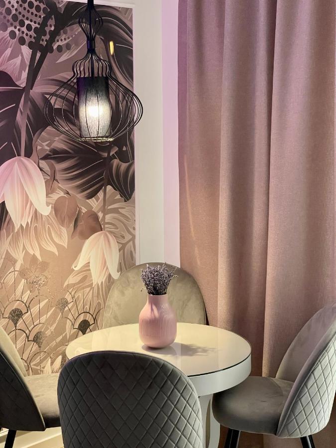 Jeny Boutique Apartment Târgu-Mureş Exteriör bild